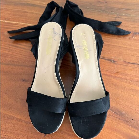 DREAM PAIRS
Espadrilles Ankle Tie Lace Up Platform Wedges
EUC SZ 9.5 with box - Picture 6 of 13